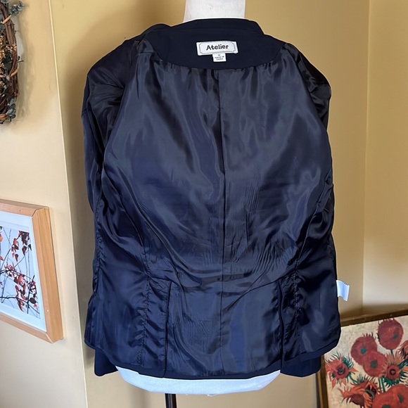 ATELIER Size 12 Navy Blue Stretch Blazer Lined
4 Gold Trimmed Buttons Career - Picture 10 of 16